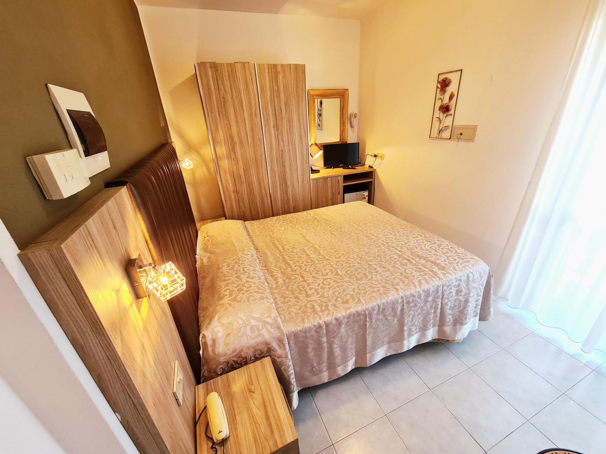 Hotel Laura Cesenatico Habitación foto